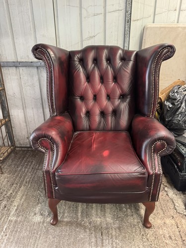 Antique red leather queen anne - red,