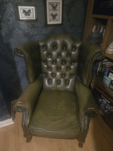Green leather chesterfield - green,