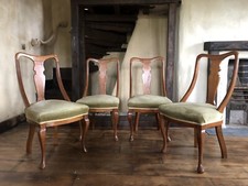 Elegantly Curved Queen Anne